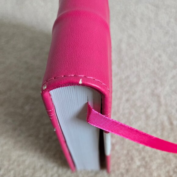 Faux leather pink notebook journal - Picture 3 of 6